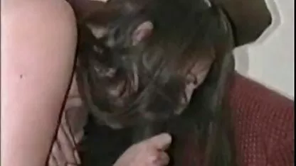 Accanto a lui, una grande vita con bei seni invita un ragazzo salieri film porno gratis a bere il tè e lo prese in bocca