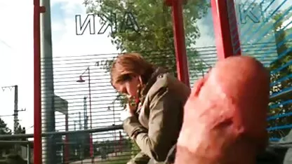 La gente crede che i cinesi per fare un collega studente si tolse i pantaloni e mostrare i film hard gratis loro cazzo