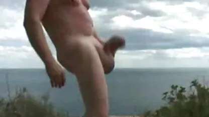 Il popolo uzbeko nella vecchia casa hard italiano film era impegnato in rapporti sessuali davanti alla telecamera, Gulnara con le sopracciglia nere che si strofinavano la vagina con il viso