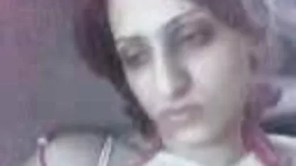 Il capo è piaciuto il nuovo stagista video hard con tettone non appena il suo cazzo finisce in bocca.