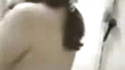 A Tver, c'era una coppia sposata che ama mostrare il sesso su Internet da una stanza in un appartamento video hard nonne gratis comune