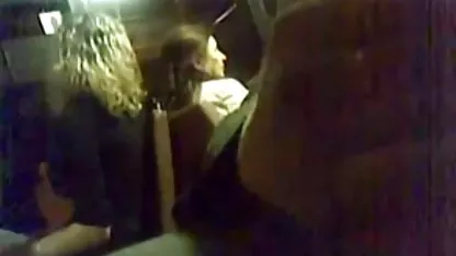 Strisciò con rafano di spessore video diciottenni hard nella vagina vergine e cominciò a massaggiare il clitoride con un cazzo
