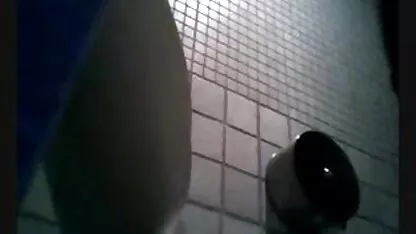 Indù con una forte spinta nella vulva tembam incoraggiare drinnya, tintinnio e un suono di clic film porno gratis di lea di leo viene portato dal colpo dell'uovo al cavallo